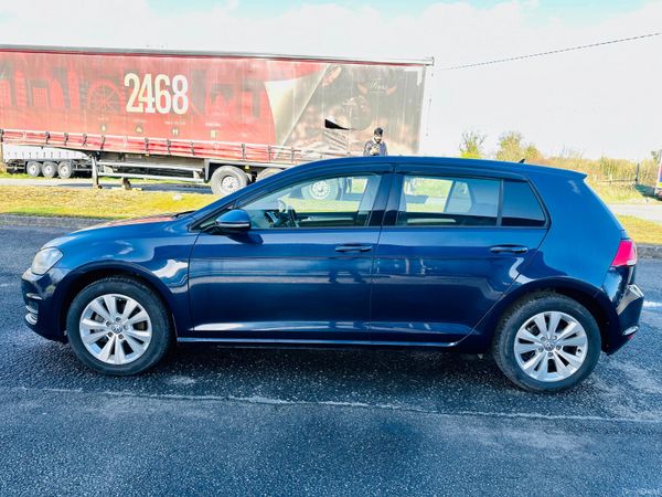 Volkswagen Golf 2014 383616321