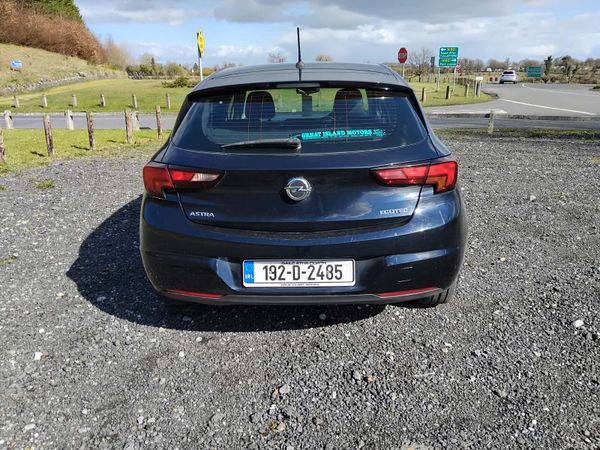 Opel Astra 2019 383618359