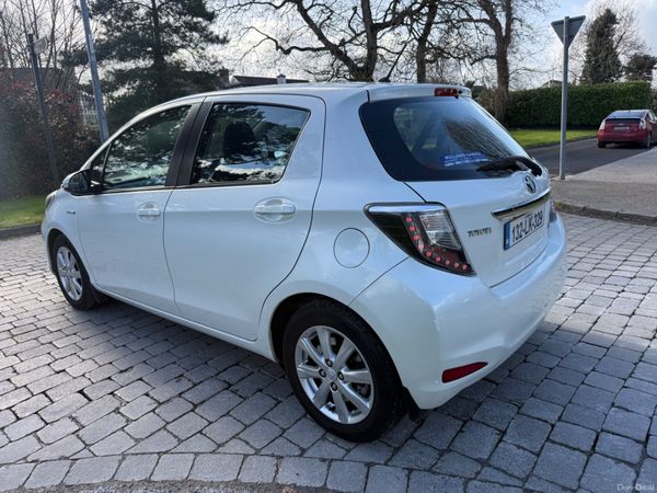 Toyota Yaris Hybrid Automatic 383623181