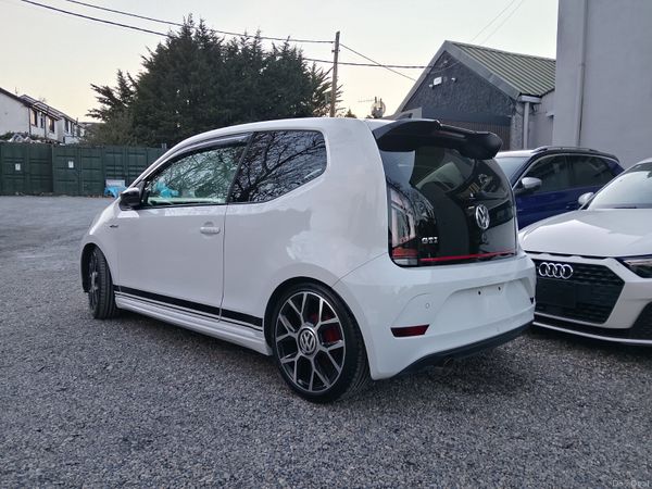 V.W. Up Gti 383625005