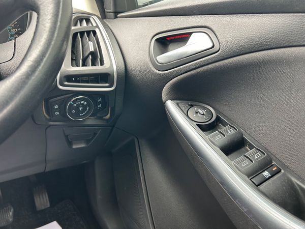 Ford Focus 1.6 2014 Titanium X 383755111