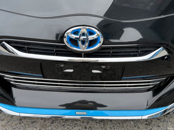2017 Toyota Aqua Hybrid Automatic/ Modelista Spec 383767227