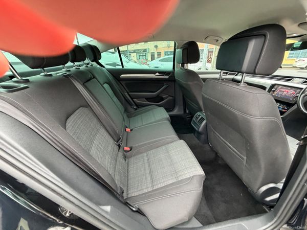 212 VOLKSWAGEN PASSAT 2.0TDI SE BUSINESS AUTO 383777873