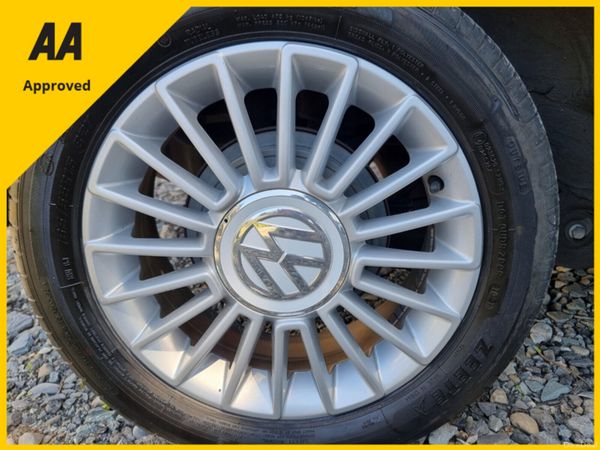 2014 Volkswagen up Automatic 383779159