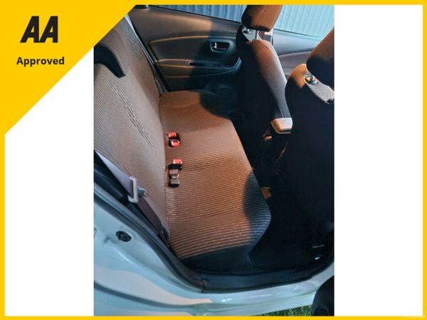 2015 Toyota Vitz 1.L Automatic 383779441