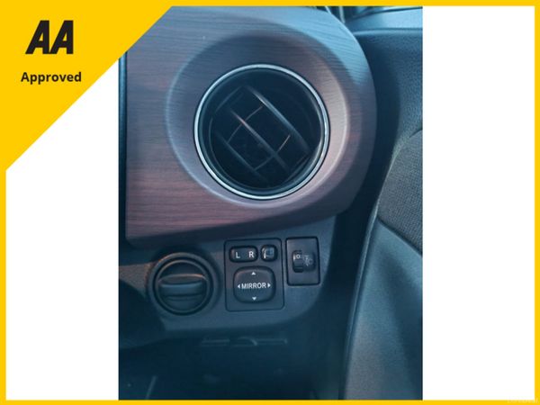 2015 Toyota Vitz 1.L Automatic 383779447