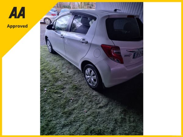 2015 Toyota Vitz 1.L Automatic 383779419