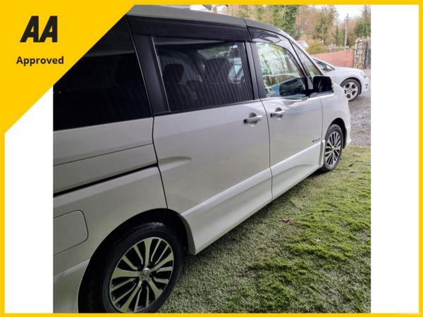 2014 Nissan Serena Full option Automatic 383780089