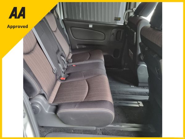 2014 Nissan Serena Full option Automatic 383780105