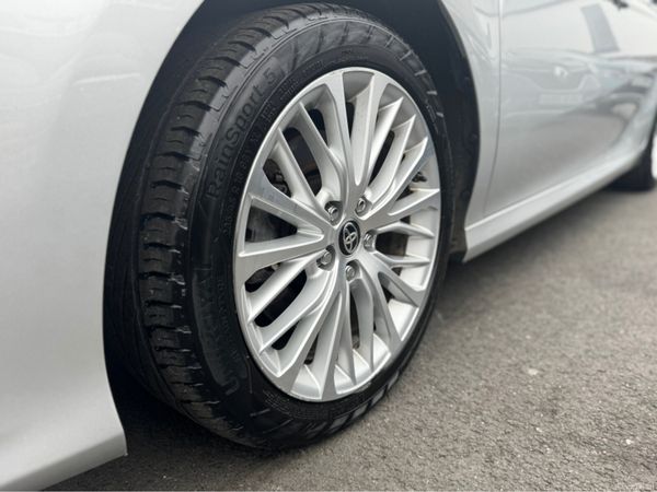 Toyota Camry PLATINUM IRISH CAR TOP SPEC 383781681