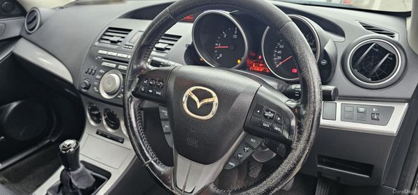 2011 Mazda 3 (Low milage) 383798947