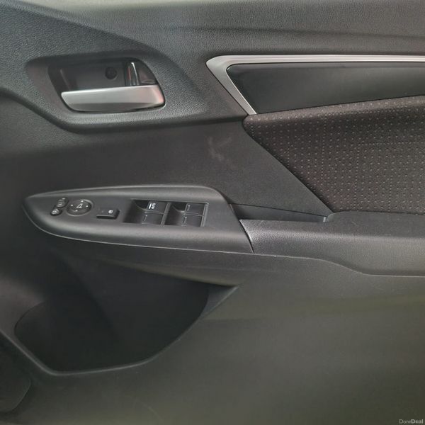 2016 Honda Fit/ Jazz 2016 Automatic 383713701