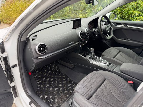 Audi A3 S-Line Automatic 1.4 383715873