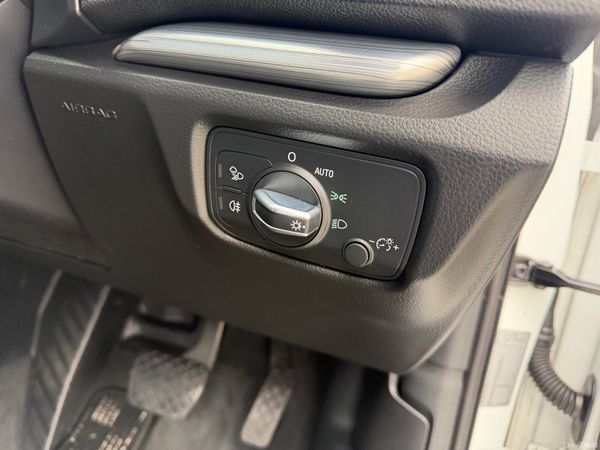 Audi A3 S-Line Automatic 1.4 383715839