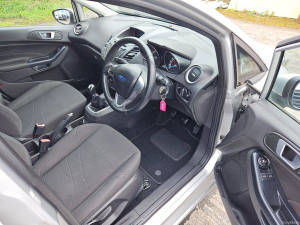 Ford Fiesta 2014 1.2 zetec low mileage 383724925