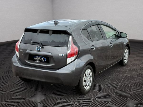 2015 Toyota Aqua / Yaris *Automatic* 383735869