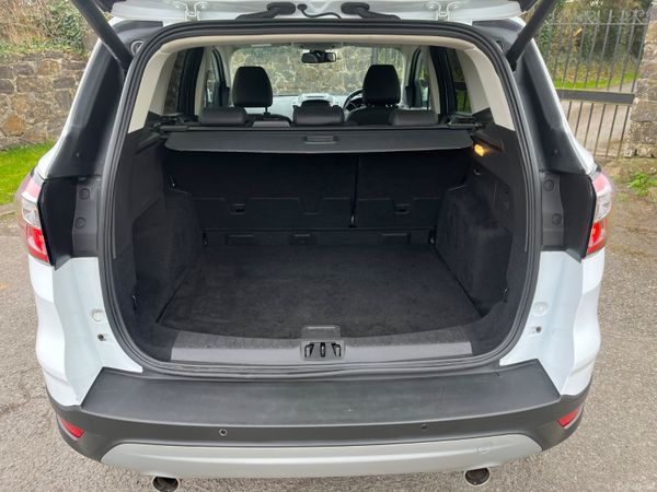 Ford Kuga 1.5TDCi 120PS Titanium 383735973