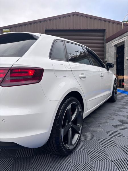 Audi A3 2016 383852381