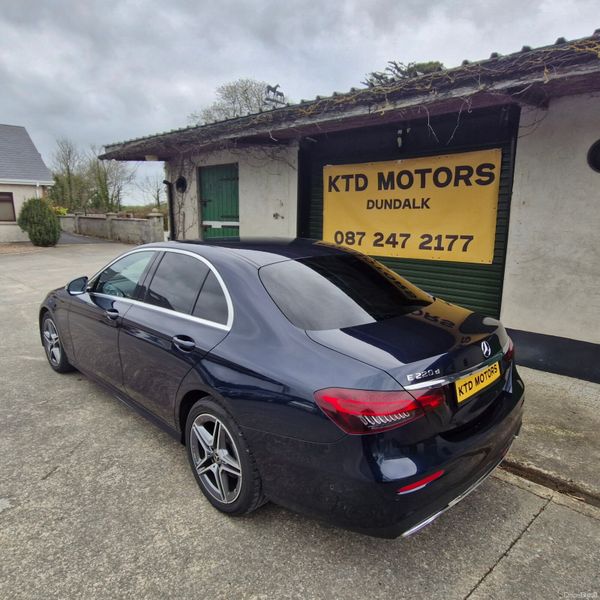 Mercedes-Benz E-Class 2022 383865653