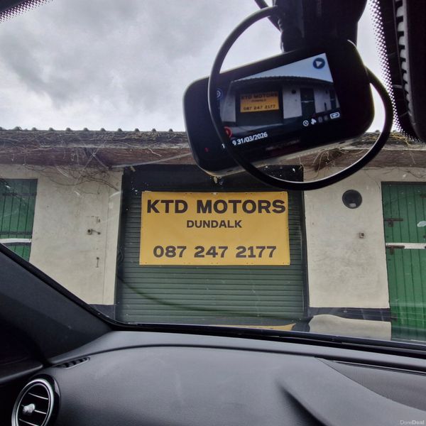 Mercedes-Benz E-Class 2022 383865657