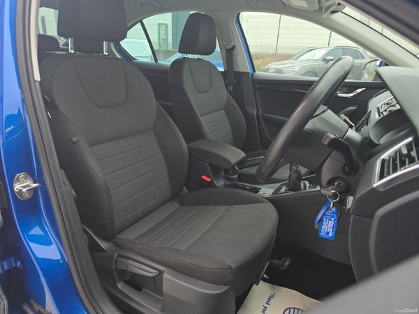 2015 SKODA OCTAVIA ELEGANCE MODEL RACE BLUE 383867237