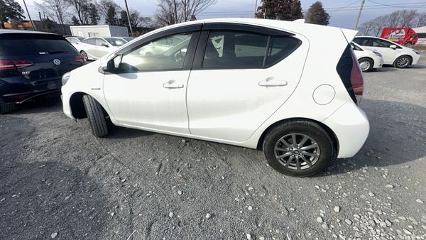 Toyota Aqua 2015 Hybrid 383867451