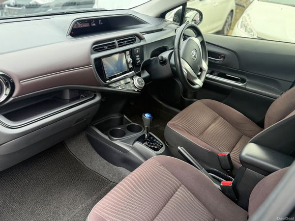 2015 Toyota Aqua hybrid Automatic 383883951
