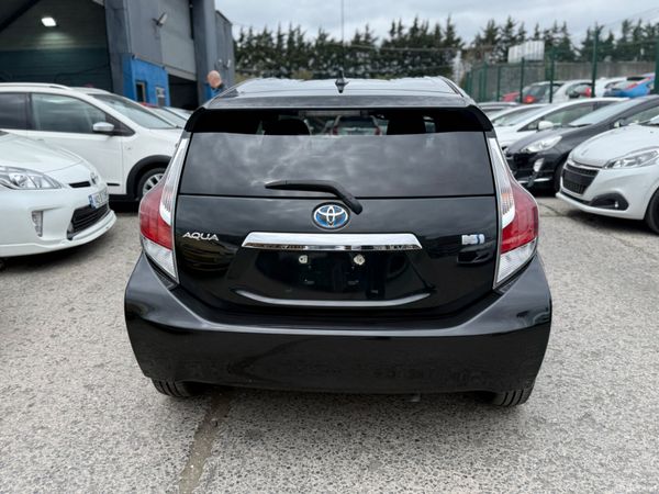 2015 Toyota Aqua hybrid Automatic 383883935