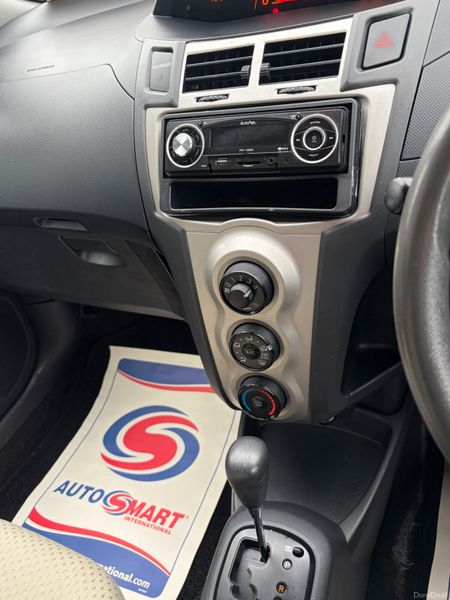 Toyota Vitz 2009 383884189