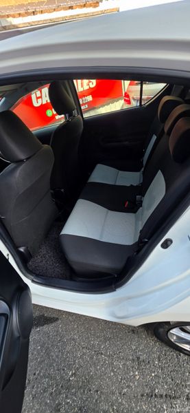 Toyota Aqua Hybrid Automatic 383807743