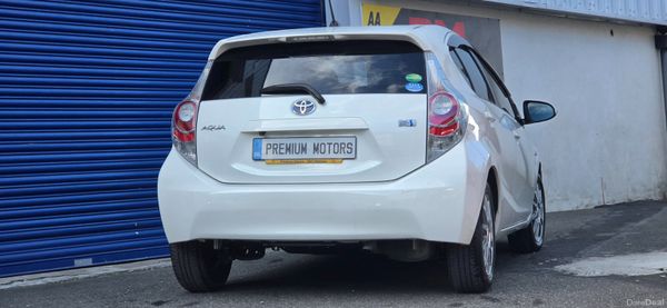 Toyota Aqua Hybrid Automatic 383807731