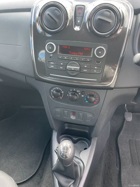 191 Dacia Sandero.. Low KMS.. Serviced.. Warranty 383812989
