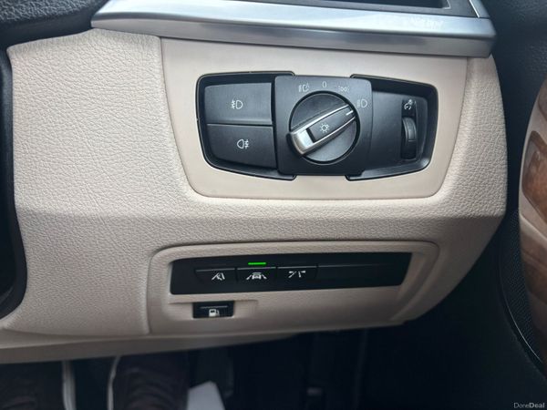 2016 BMW  330e - HUGE SPEC *LOW MILEAGE* 383816143