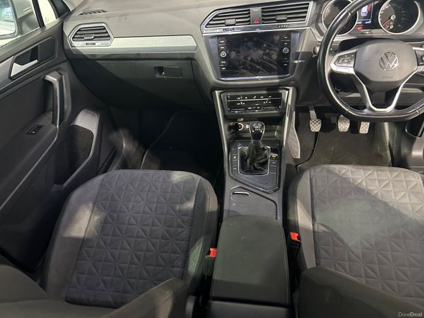 Volkswagen Tiguan 2021 383834513