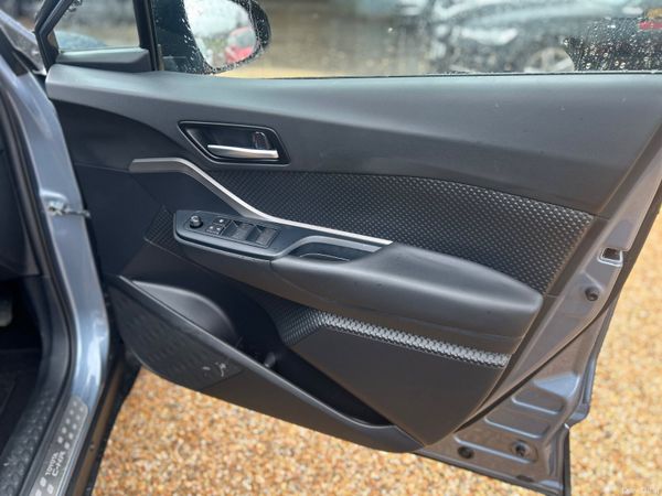 Toyota C-HR icon 383996485