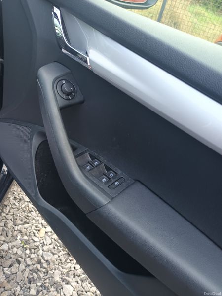 Skoda Octavia 2016 383924709