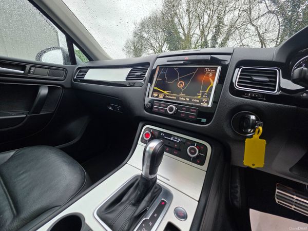 Volkswagen Touareg 2014 3.0 TDI Rline V6 Low kms 384049955