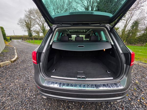 Volkswagen Touareg 2014 3.0 TDI Rline V6 Low kms 384049957