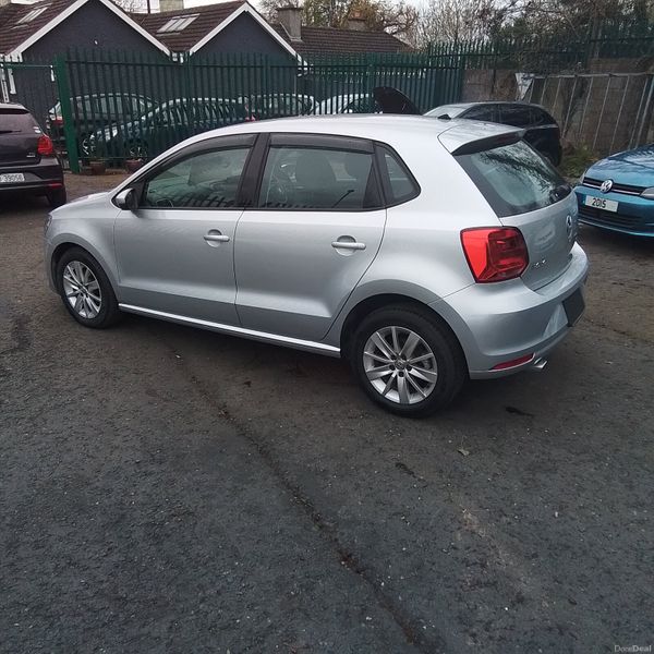 Volkswagen Polo 2015 automatic 384080693