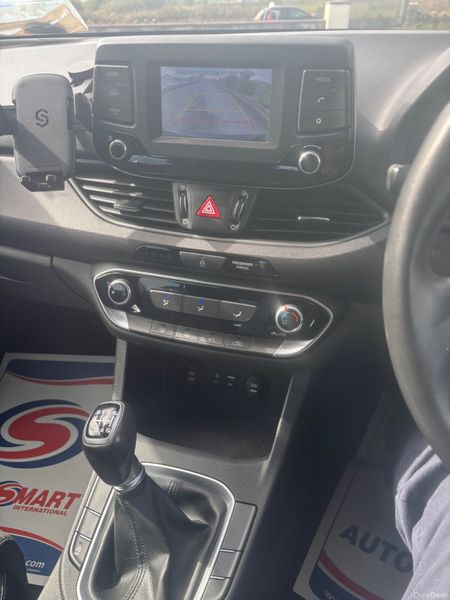 2017 Hyundai i30 1.4L Petrol Delux Low KMS 384087543