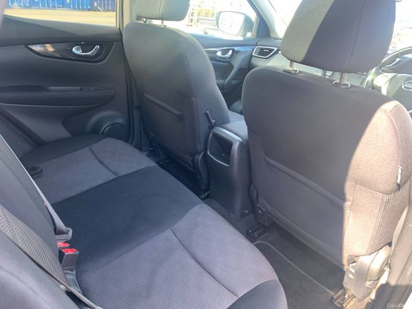Nissan Qashqai 1.2  Nconnecta Automatic Petrol 384090553