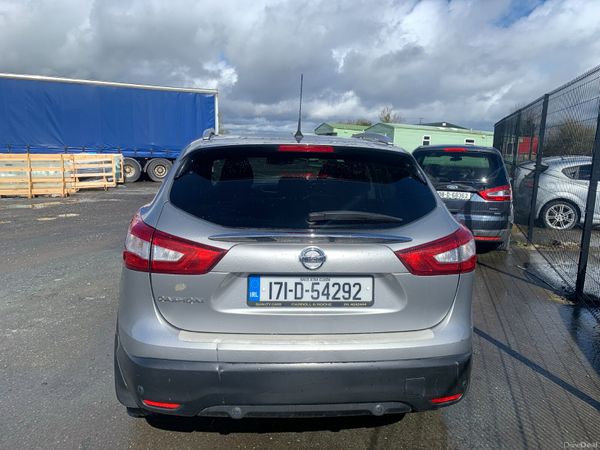 Nissan Qashqai 1.2  Nconnecta Automatic Petrol 384090555