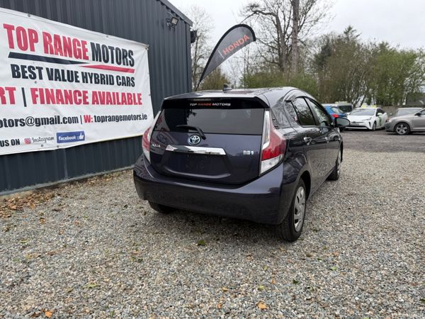 Toyota Aqua 2015 384092189