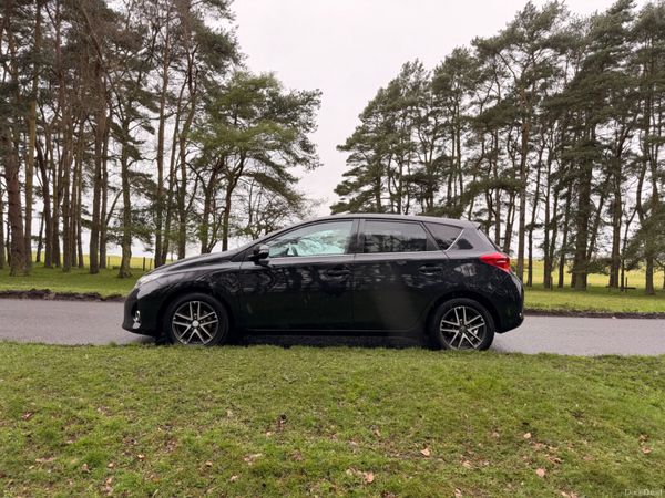 Toyota Auris 2015 1.4 Diesel 384095711