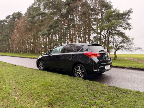 Toyota Auris 2015 1.4 Diesel 384095713