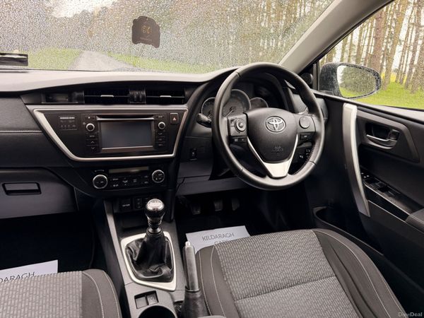 Toyota Auris 2015 1.4 Diesel 384095715