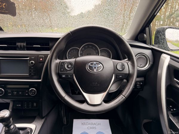 Toyota Auris 2015 1.4 Diesel 384095723