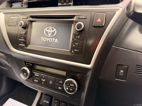 Toyota Auris 2015 1.4 Diesel 384095729