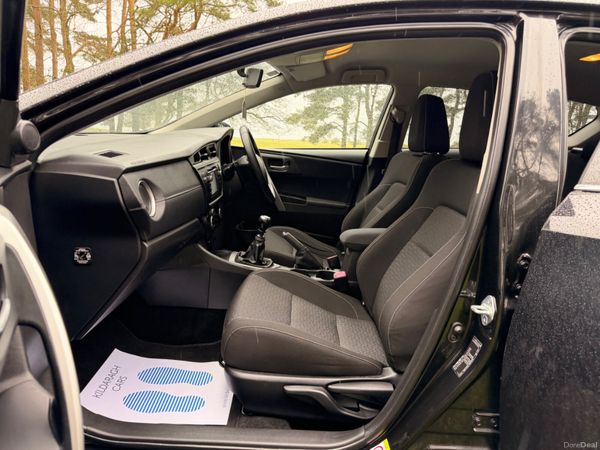 Toyota Auris 2015 1.4 Diesel 384095739