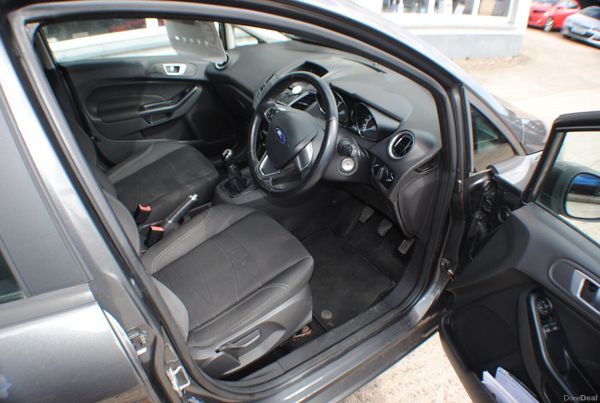 Ford Fiesta 2017 1.2 Petrol 384002097